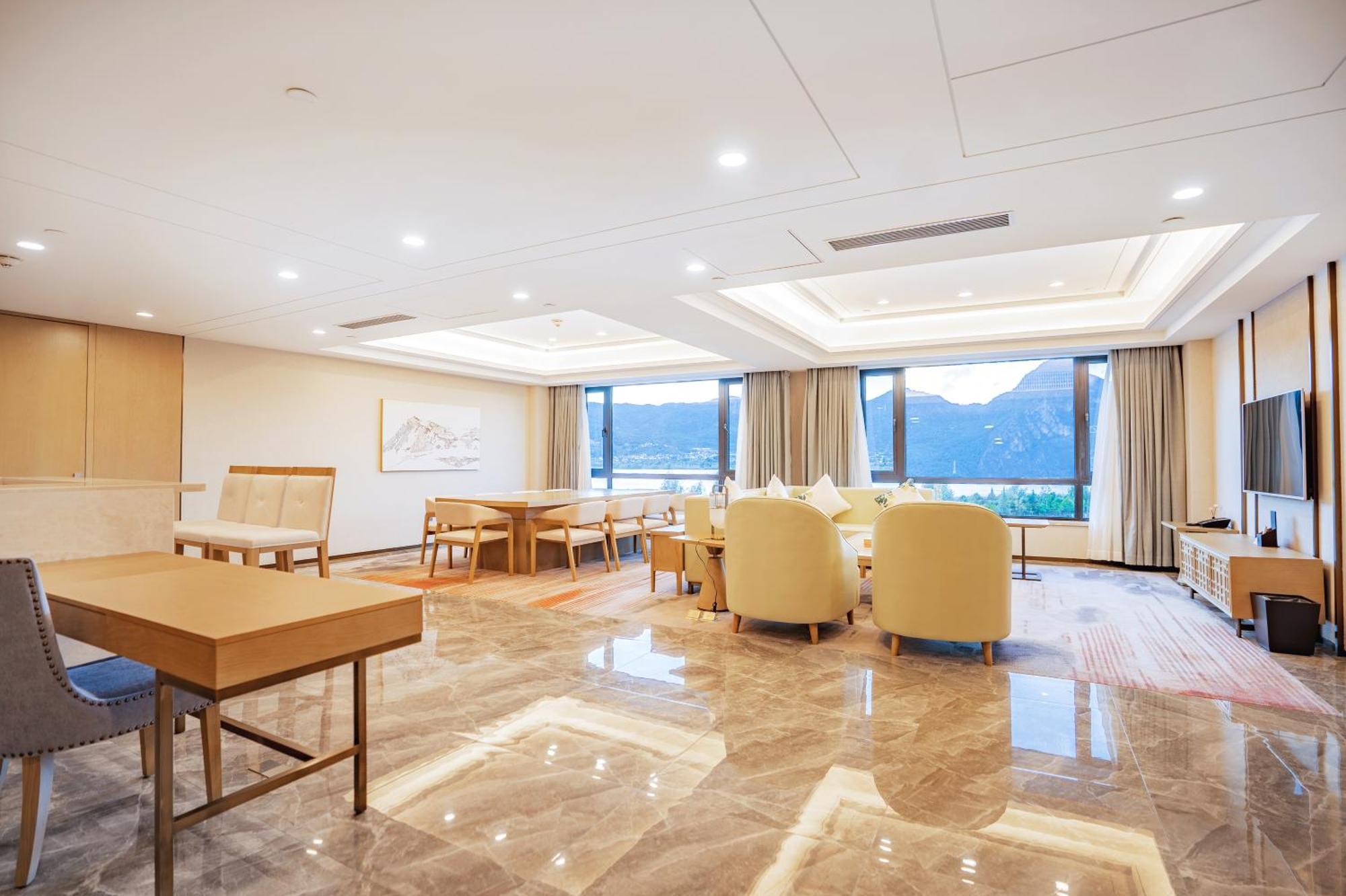 Hilton Lijiang Hotel Lijiang  Exterior photo