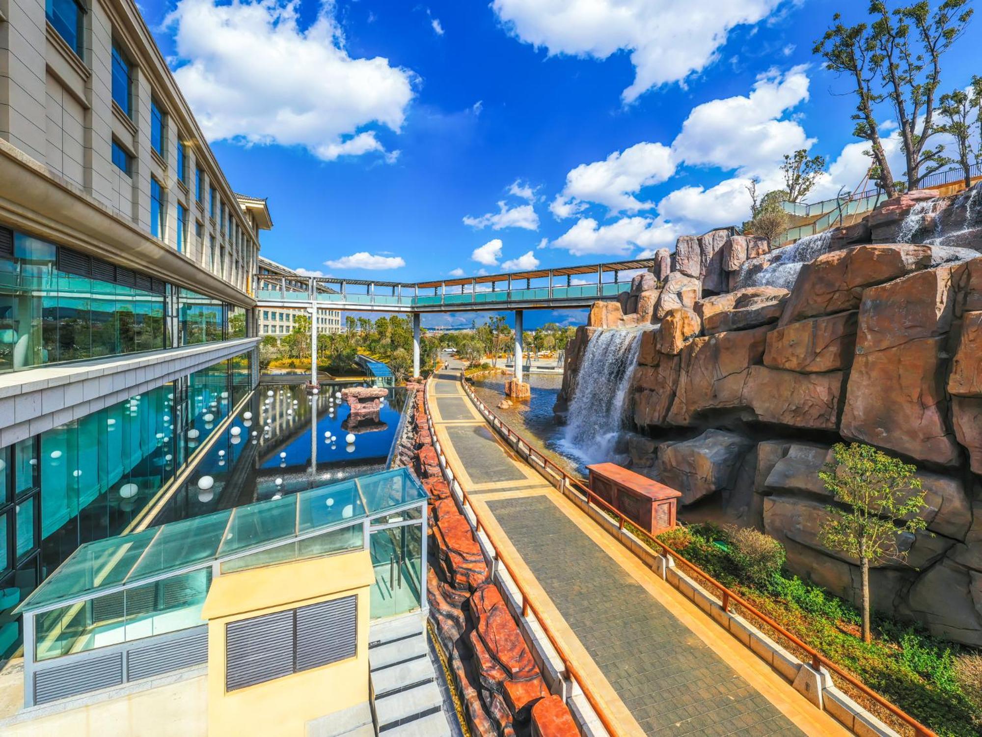 Hilton Lijiang Hotel Lijiang  Exterior photo
