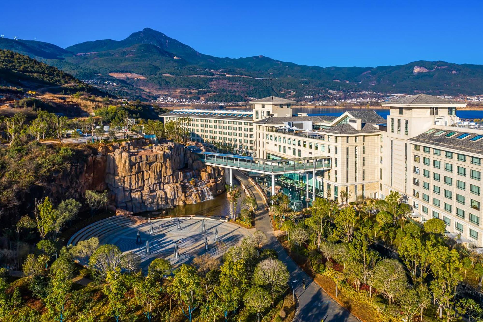 Hilton Lijiang Hotel Lijiang  Exterior photo